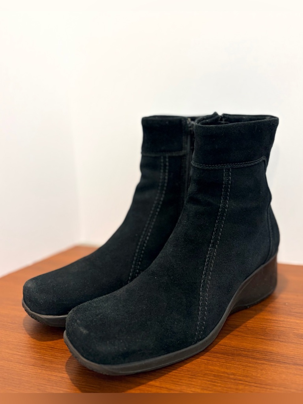 La Canadienne Black Suede Wedge Ankle Boots Waterproof Zip 8 - Picture 2 of 6